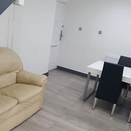 Homestay In Birmingham Sleeps 8 - Free Parking & Wifi Exteriér fotografie