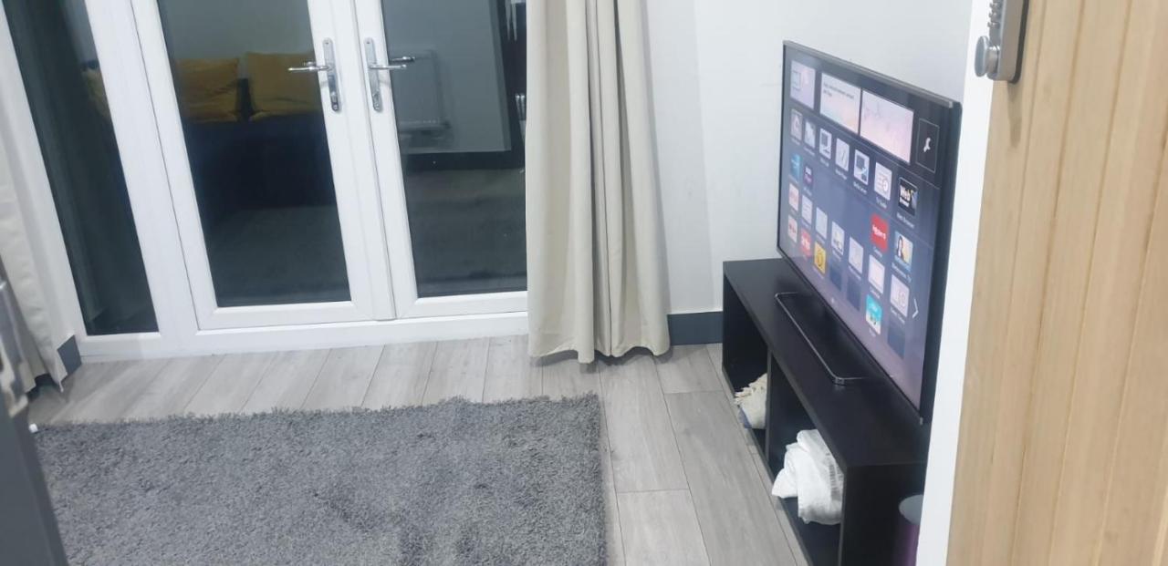 Homestay In Birmingham Sleeps 8 - Free Parking & Wifi Exteriér fotografie