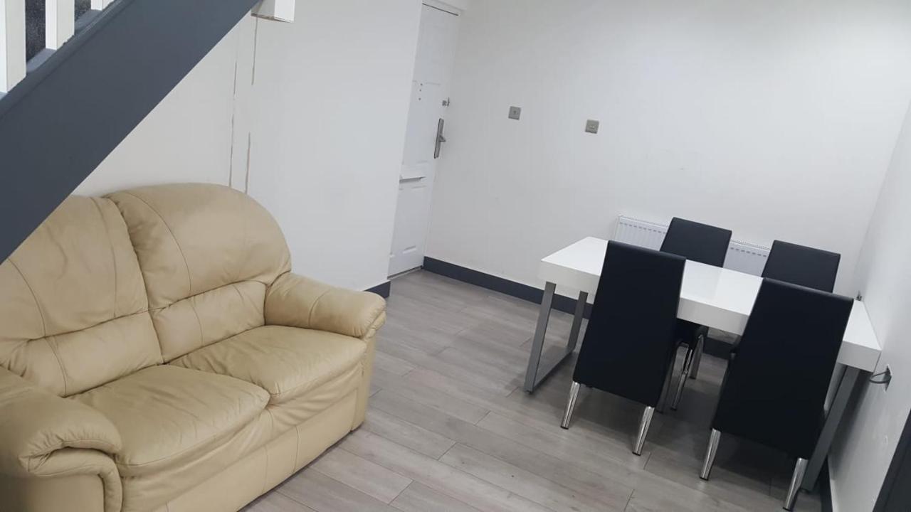 Homestay In Birmingham Sleeps 8 - Free Parking & Wifi Exteriér fotografie