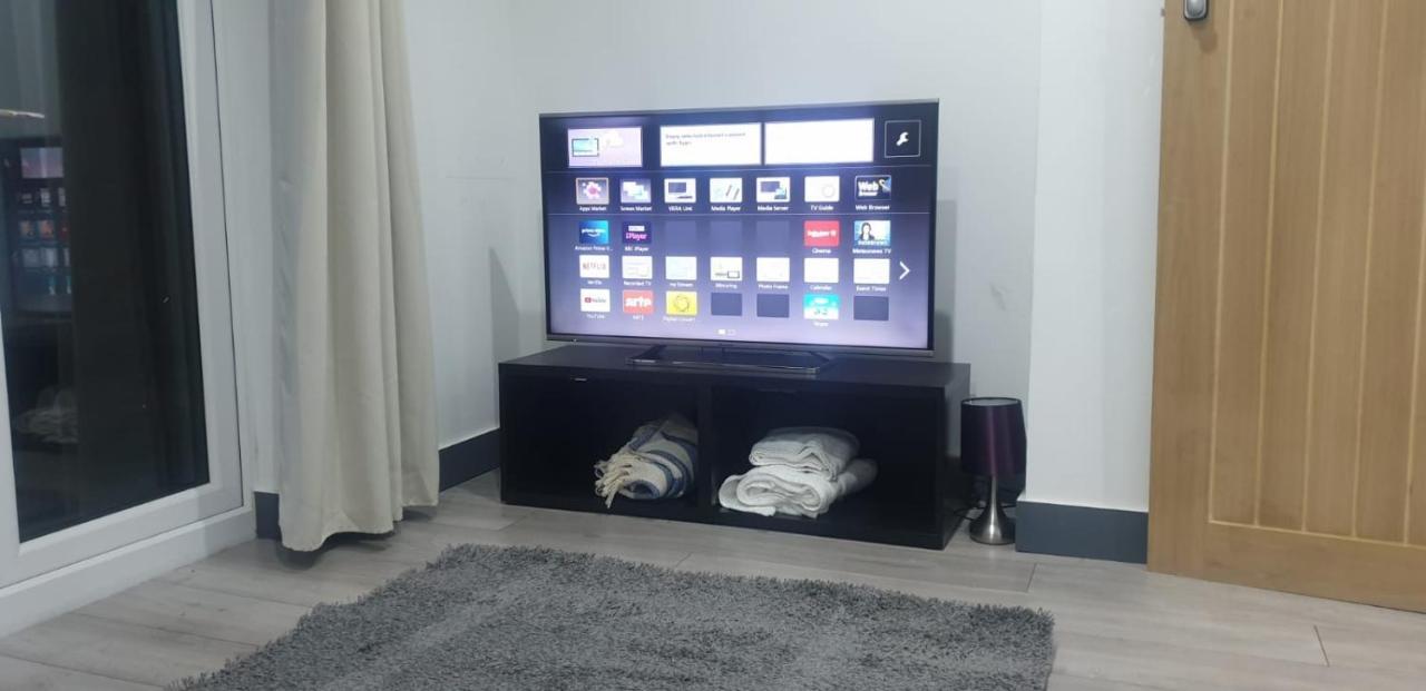 Homestay In Birmingham Sleeps 8 - Free Parking & Wifi Exteriér fotografie