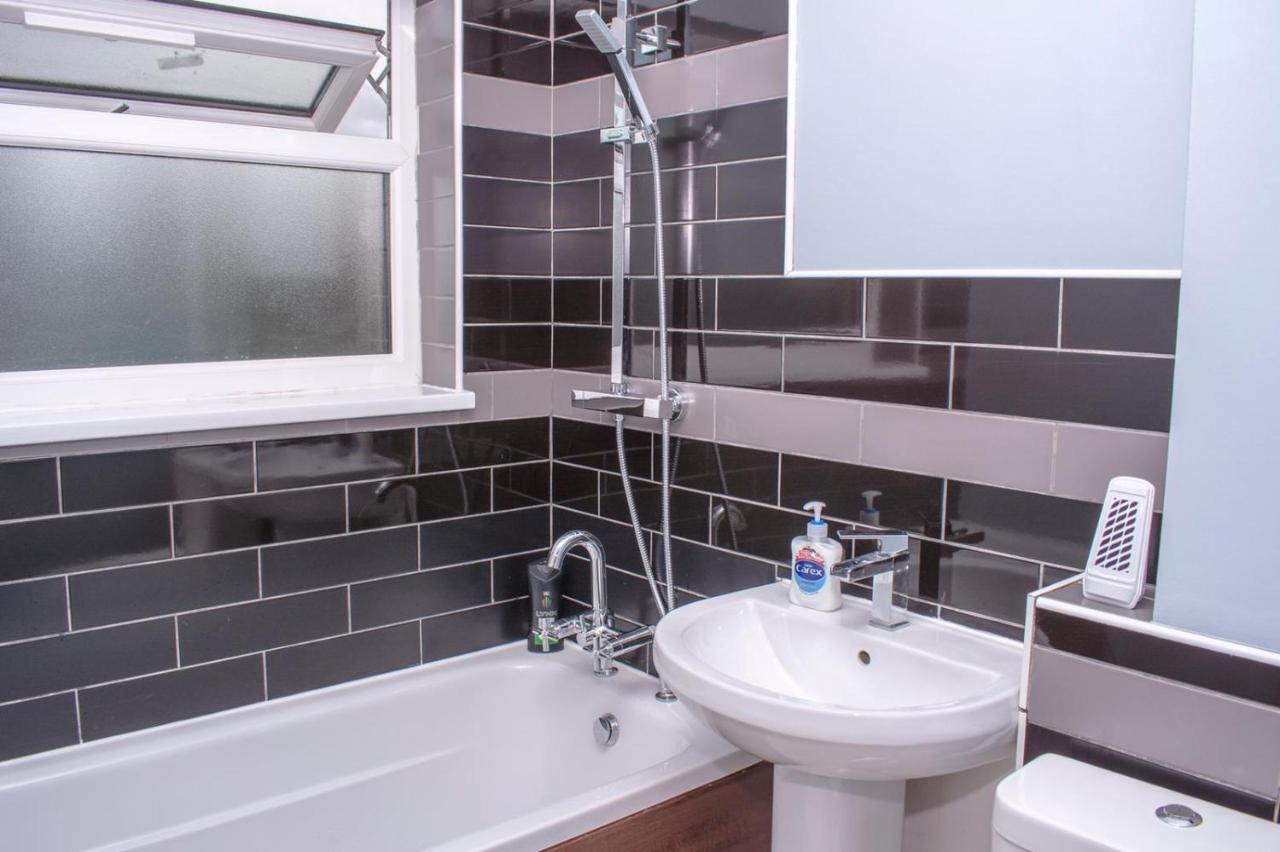 Homestay In Birmingham Sleeps 8 - Free Parking & Wifi Exteriér fotografie